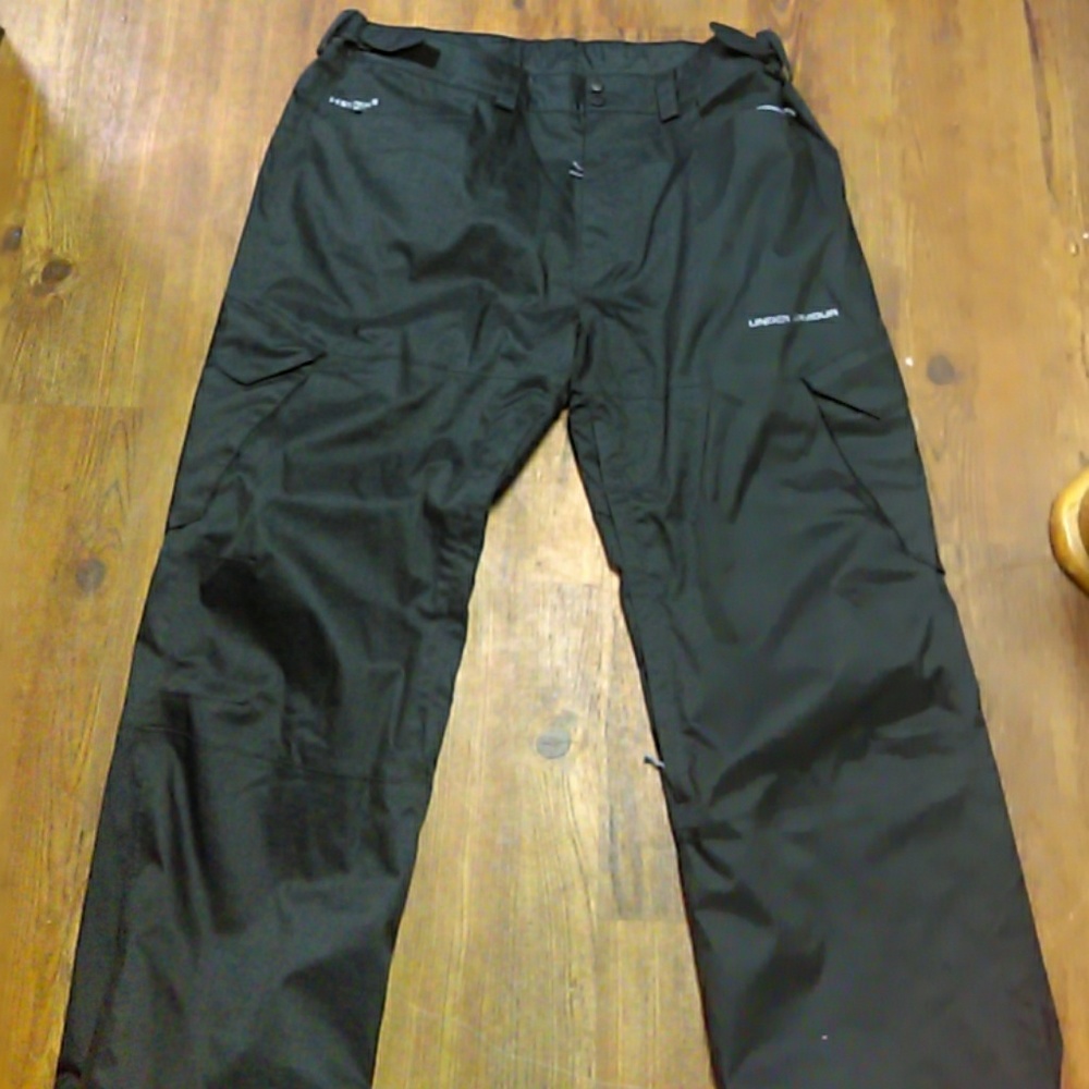 Snowboarding pants